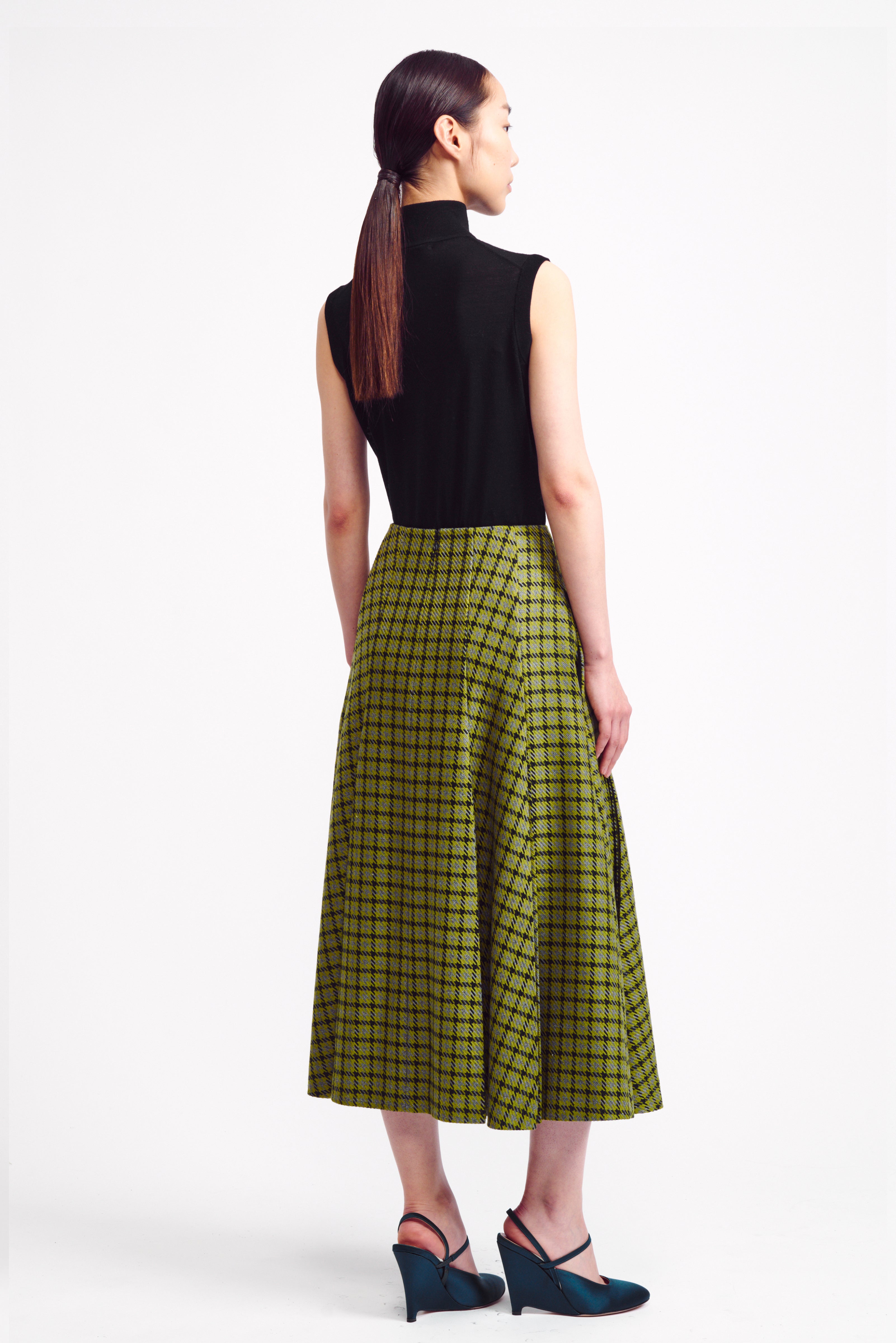 Kenzie Skirt in Green Shetland Houndstooth| Emilia Wickstead