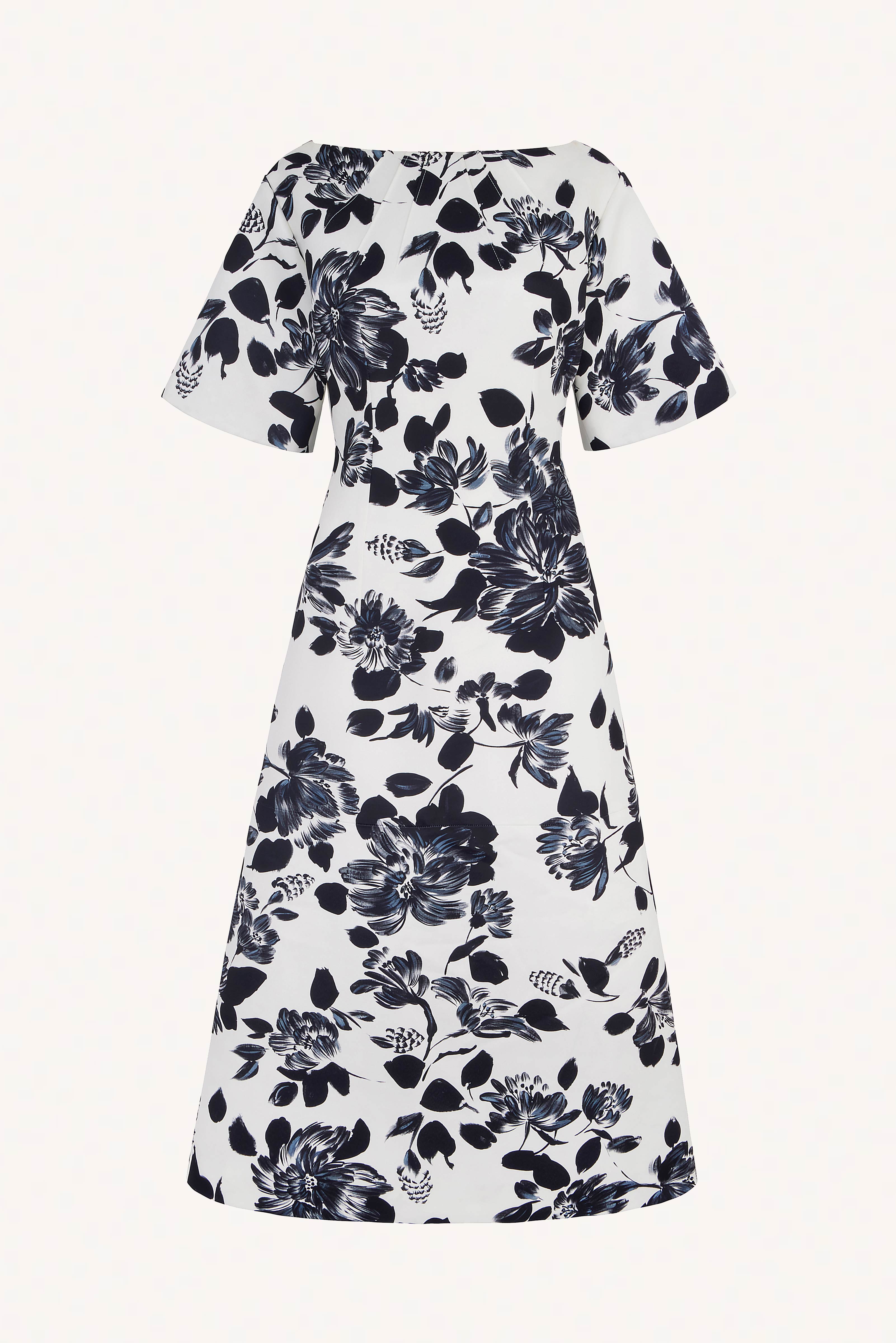 black and white floral dress Oh L L 3D Flower Design Maxi in & Cream Black & Cream / XS Effortless style meets timeless elegance in this black and white floral print midi dress Carolyne Roehm for Elizabeth Arden