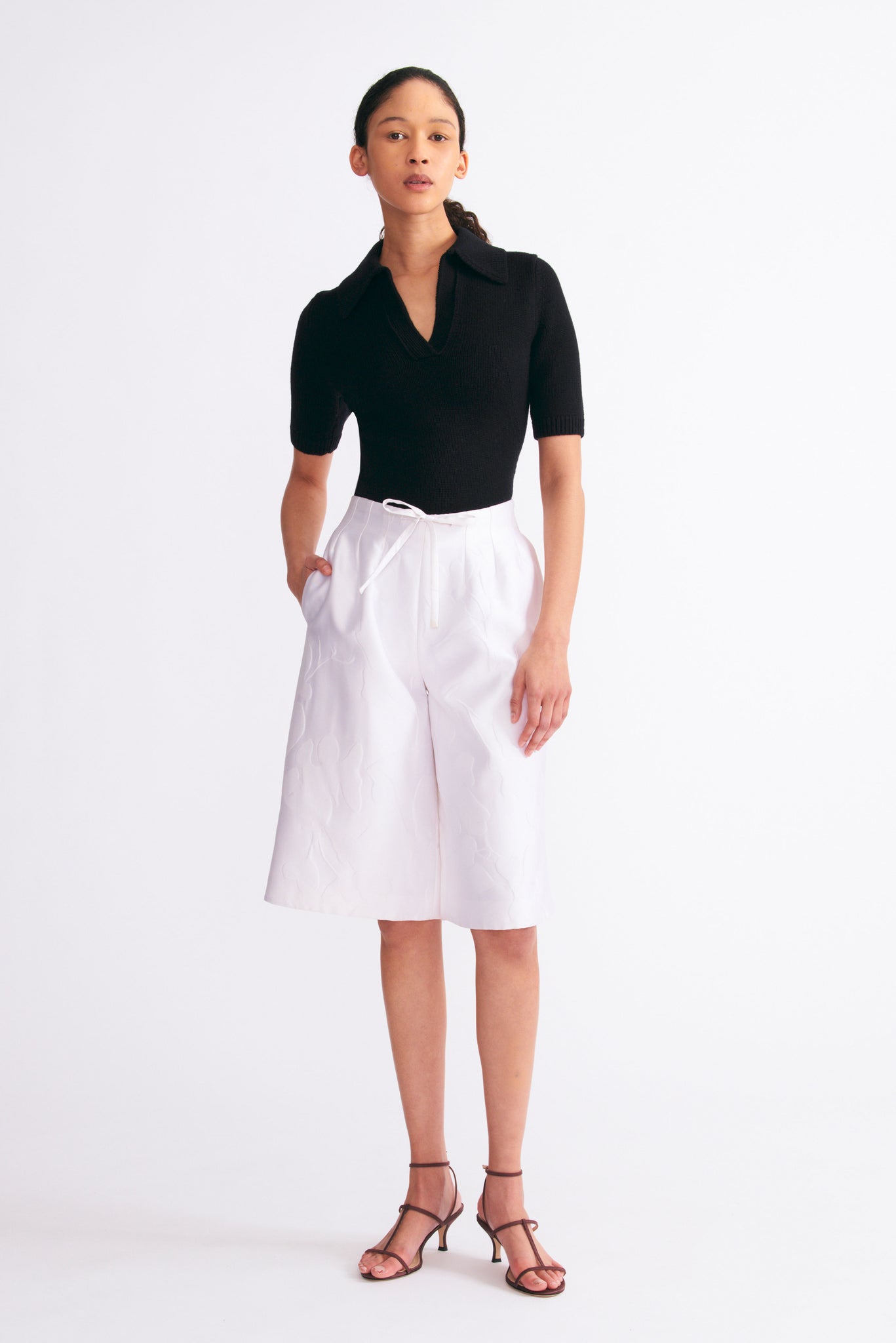 Apera Shorts in White Floral Embossed Cloque