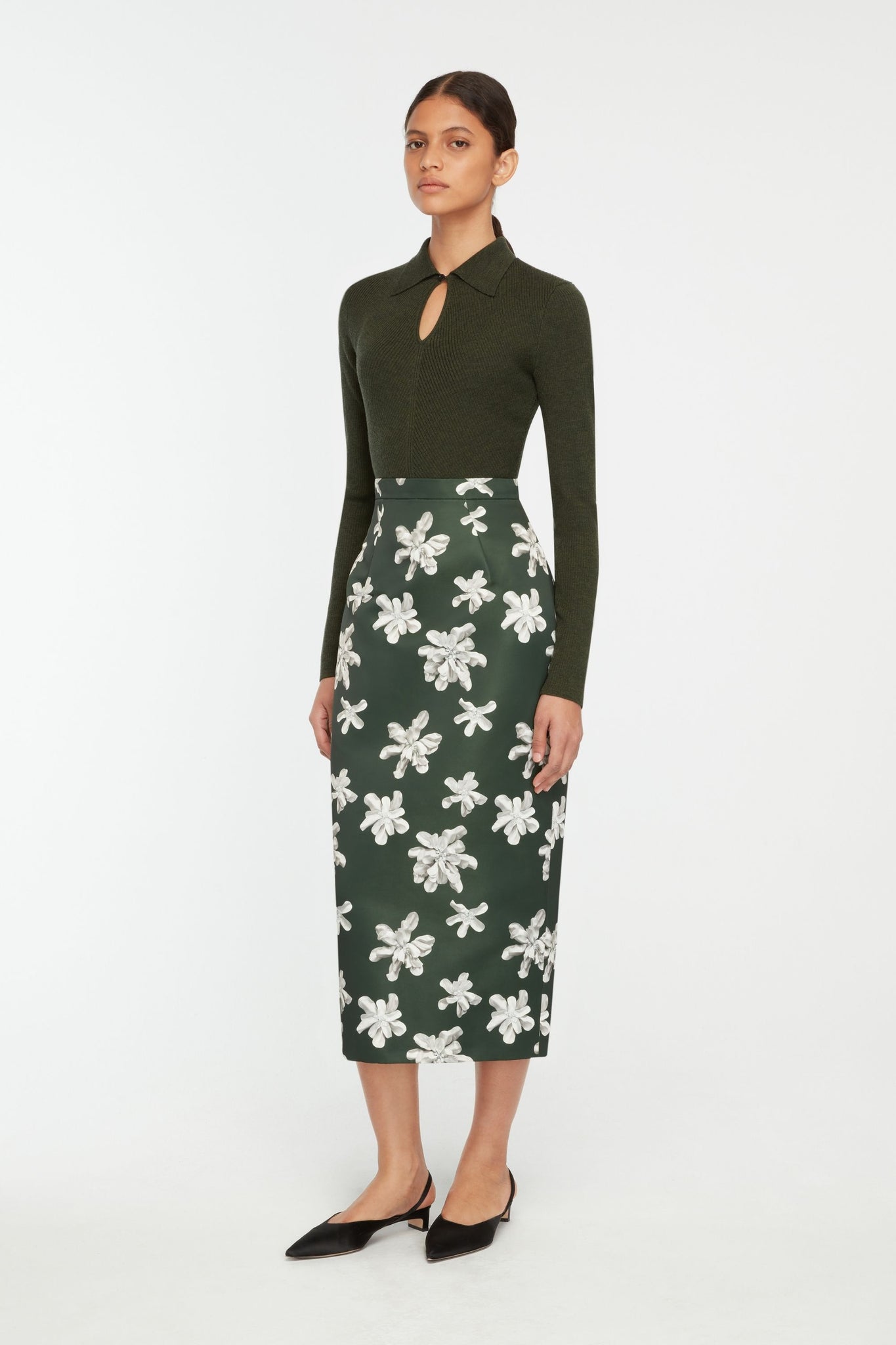 Lorelei Skirt In Ivory Floral On Hunter Green Genzianella| Emilia Wickstead