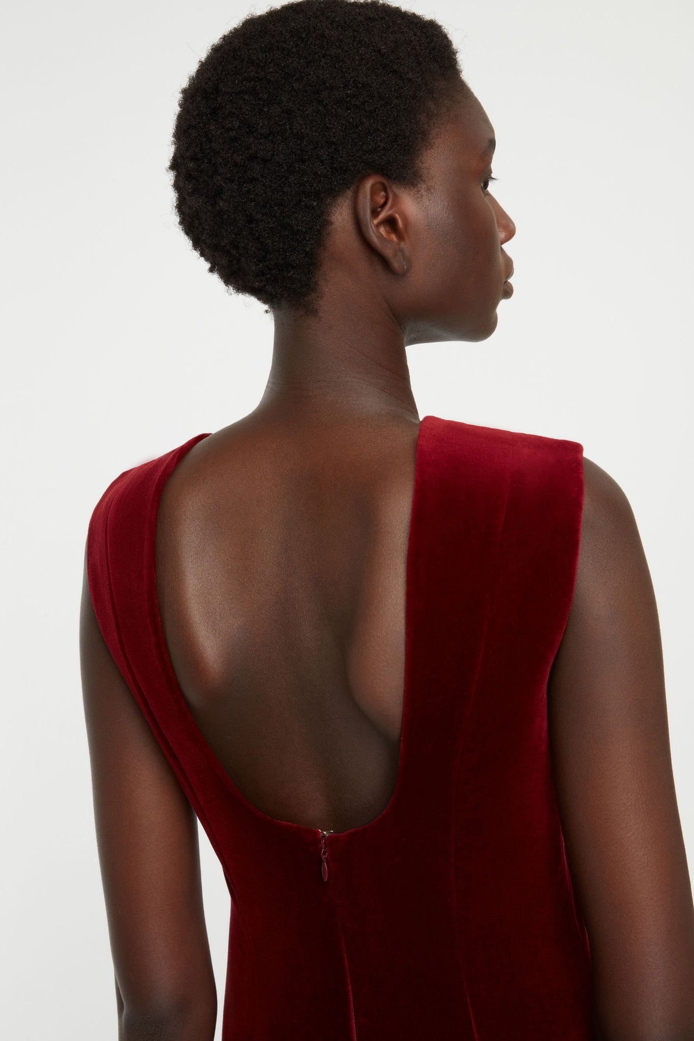 Nodin Dress In Burgundy Wind Velvet