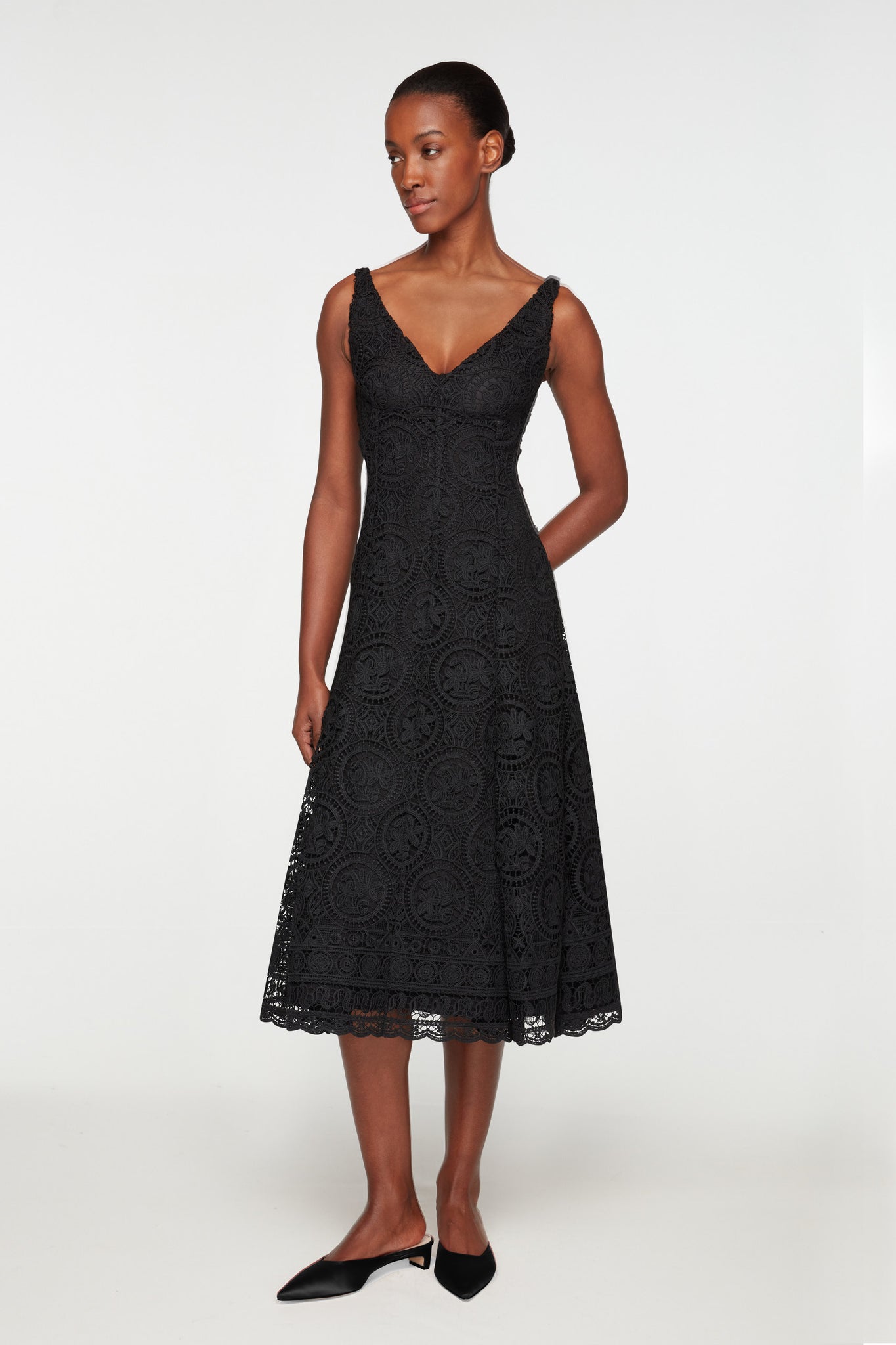 Geneve Dress In Black Floral Guipure