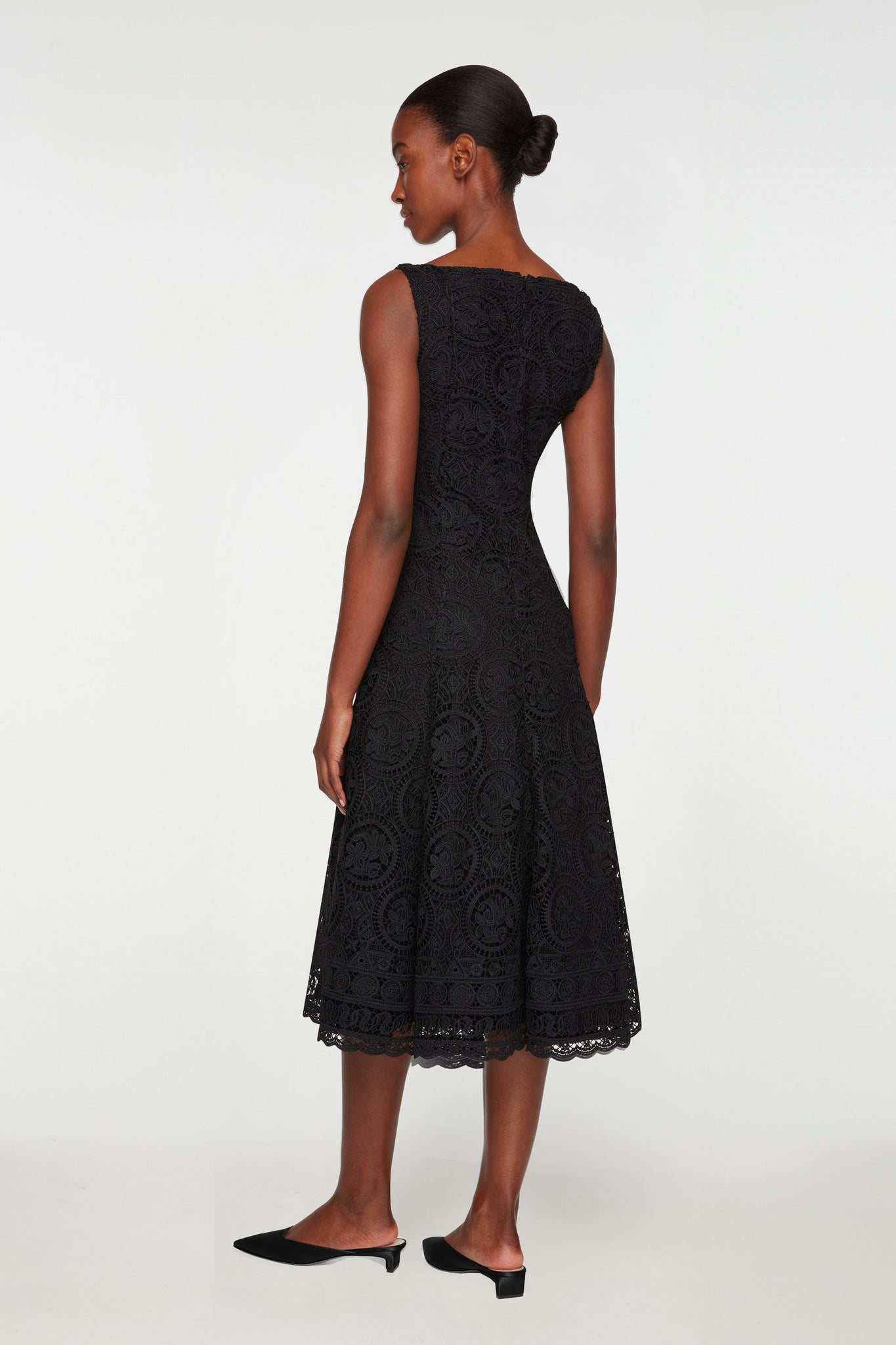 Geneve Dress In Black Floral Guipure