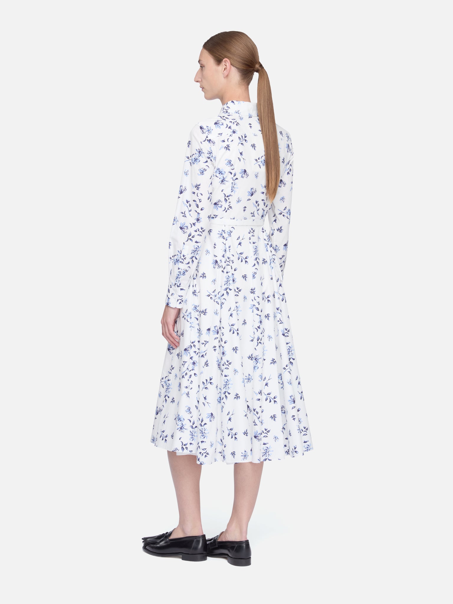 Emmalyna Dress in Blue Scattered Daisies on White Cotton– Emilia Wickstead